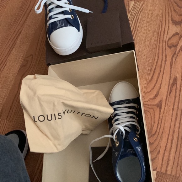 Hi Top Denim Louis Vuitton sneakers original from the store. - Picture 5 of 10